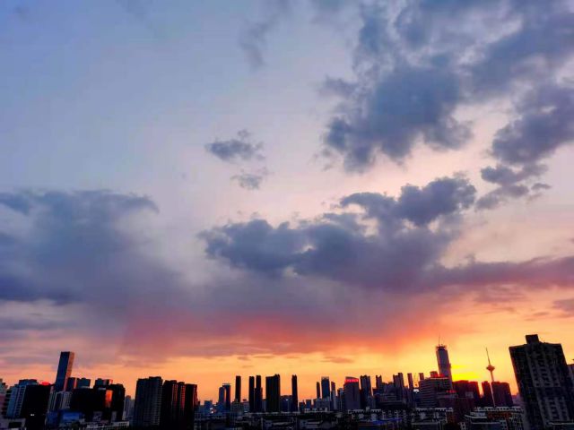 沈阳的夕阳-图片来源编辑网